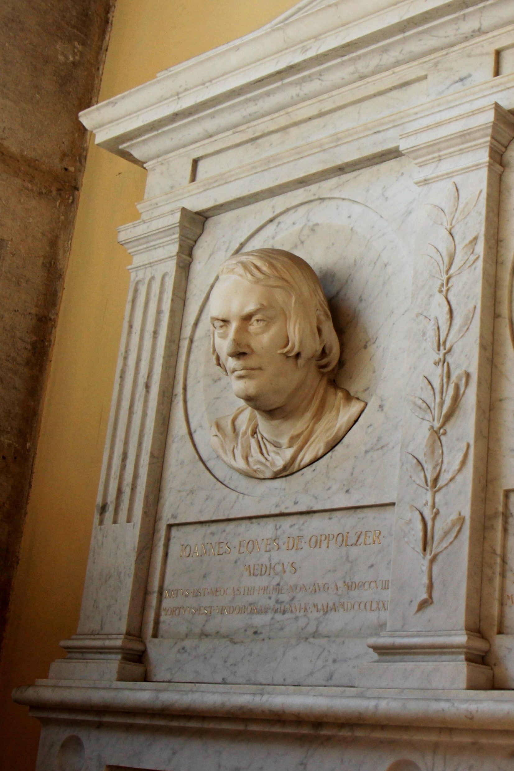 Johann von Oppolzer's bas-relief, Medical monuments, UNI Vienna - 02.JPG